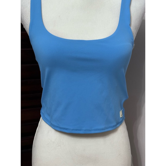 Vuori Daily Crop Top Women's M Blue Solid Sleeveless Scoop Neck Performance Tank - Picture 3 of 7